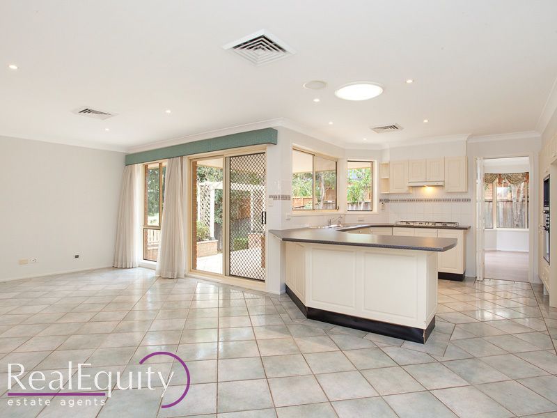 22 Sanctuary Place, Chipping Norton NSW 2170, Image 2