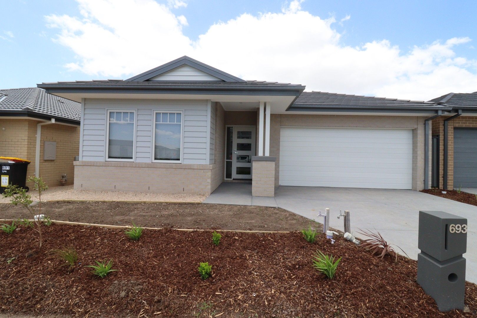 4 bedrooms House in 693 Grand Boulevard MICKLEHAM VIC, 3064