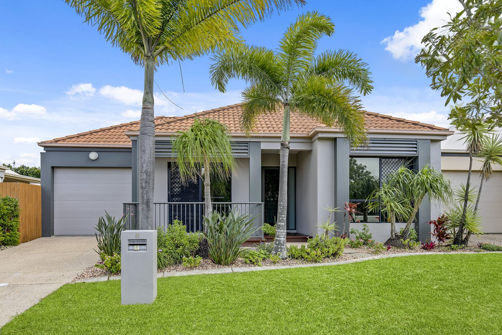 8 Maui Court, Kawana Island QLD 4575, Image 0