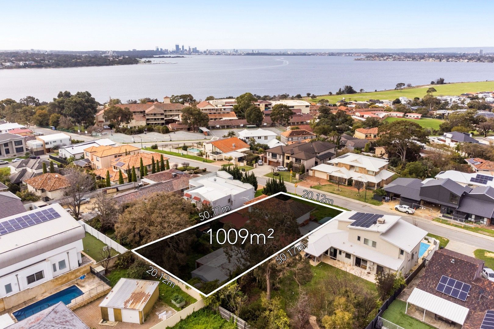 4 bedrooms House in 49 Moreing Road ATTADALE WA, 6156