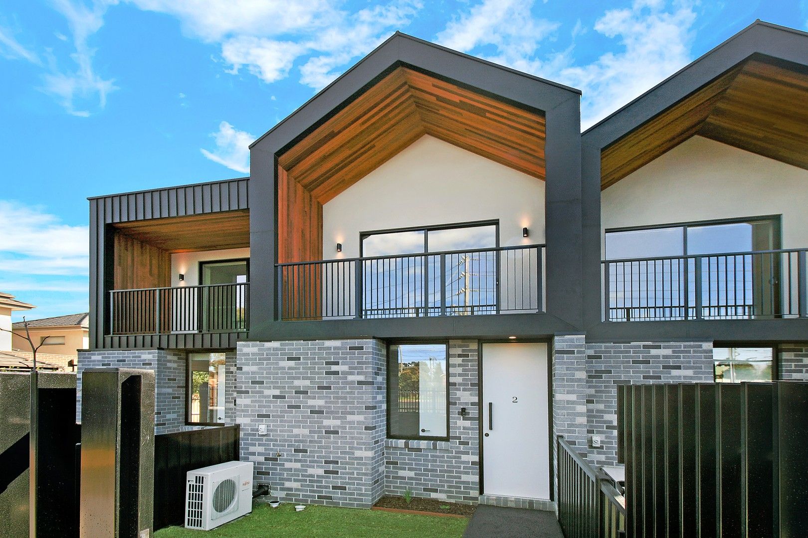 2 bedrooms Townhouse in 2/949 High Street RESERVOIR VIC, 3073