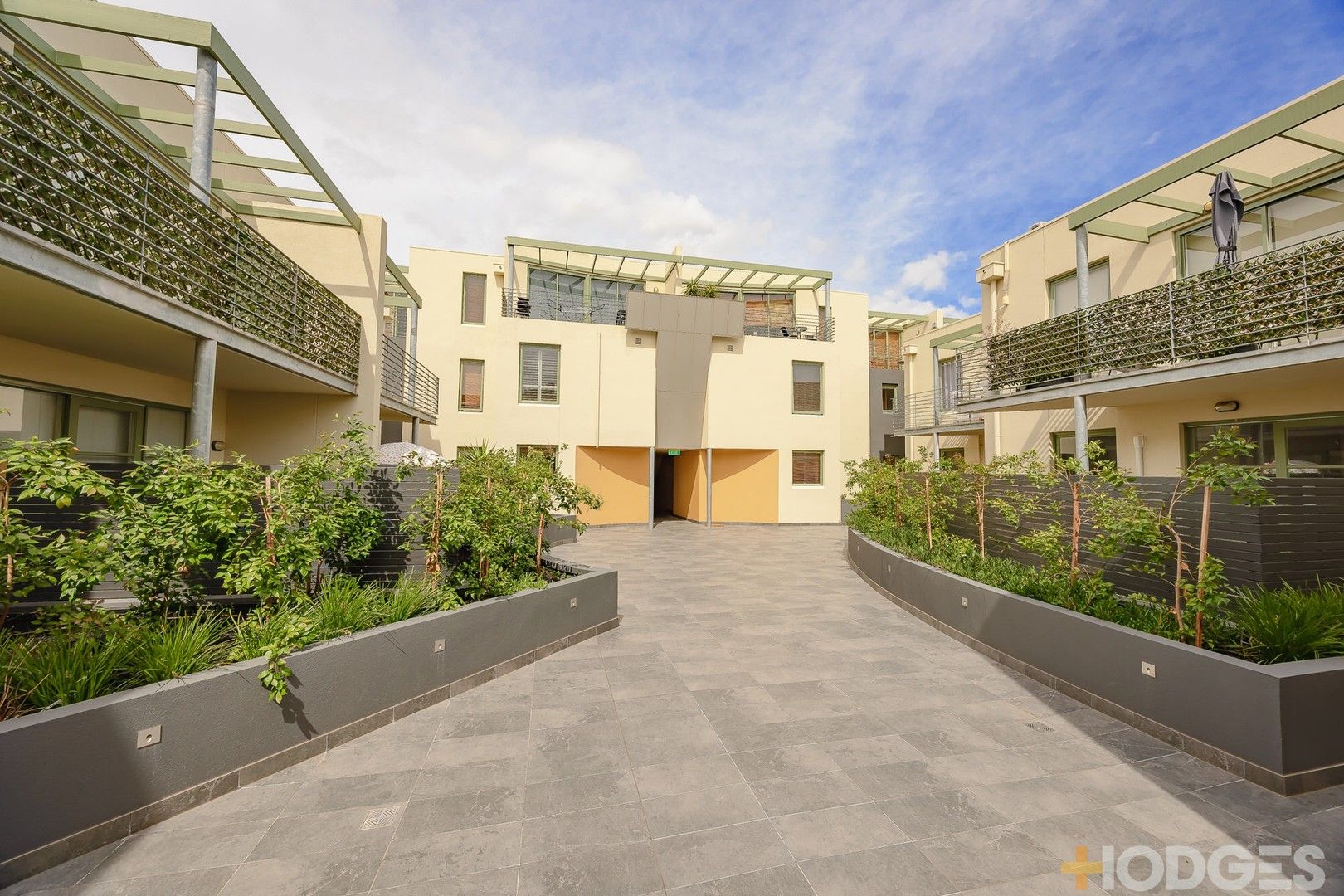 2 bedrooms Apartment / Unit / Flat in 11/20 St Edmonds Road PRAHRAN VIC, 3181