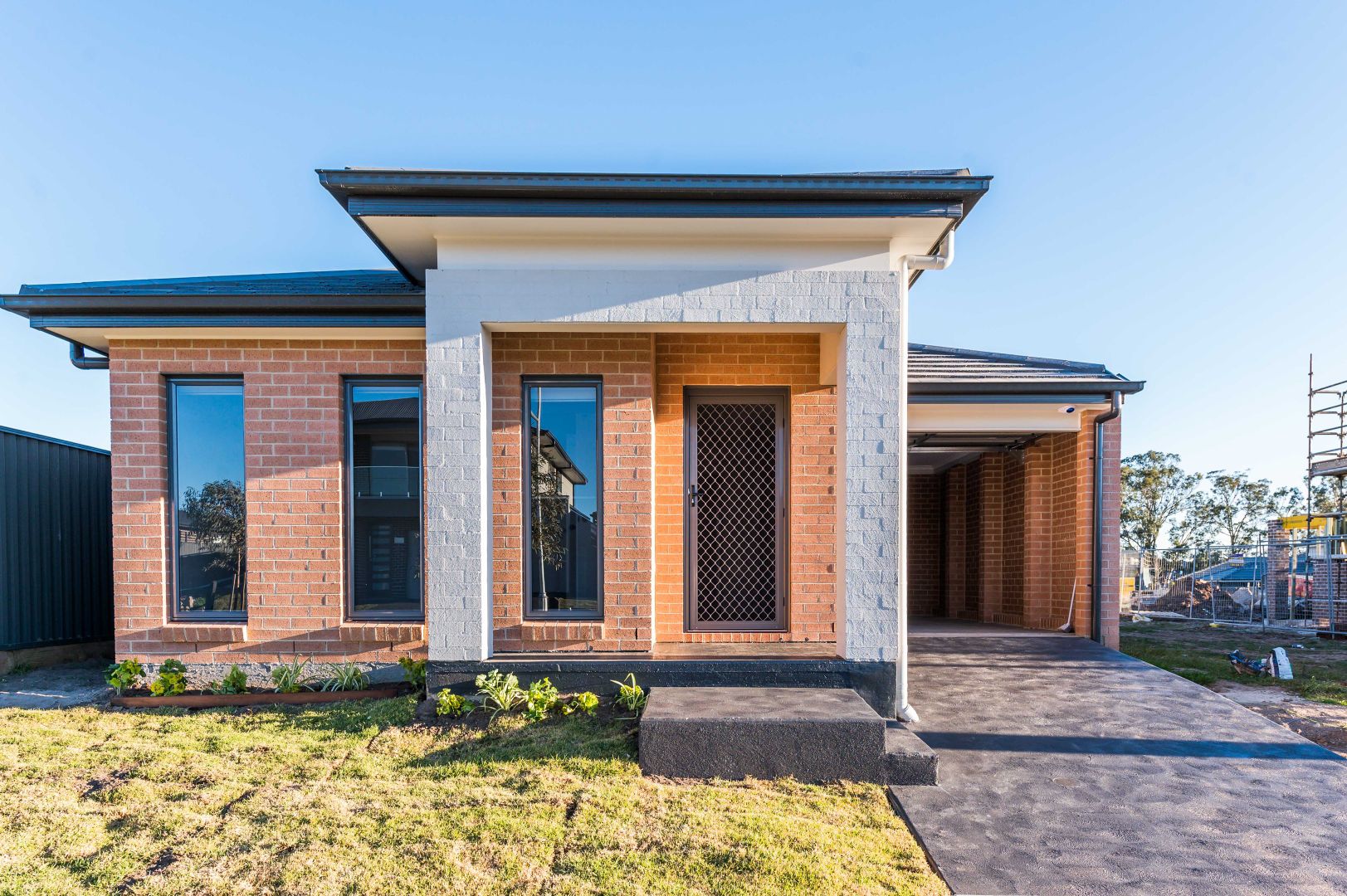 10 Mulvihill Crescent, Denham Court NSW 2565