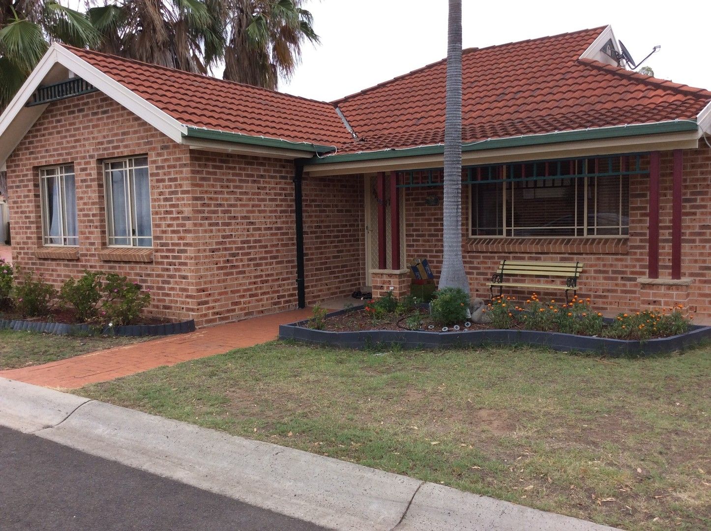 3 bedrooms House in 28 Haywood Close WETHERILL PARK NSW, 2164