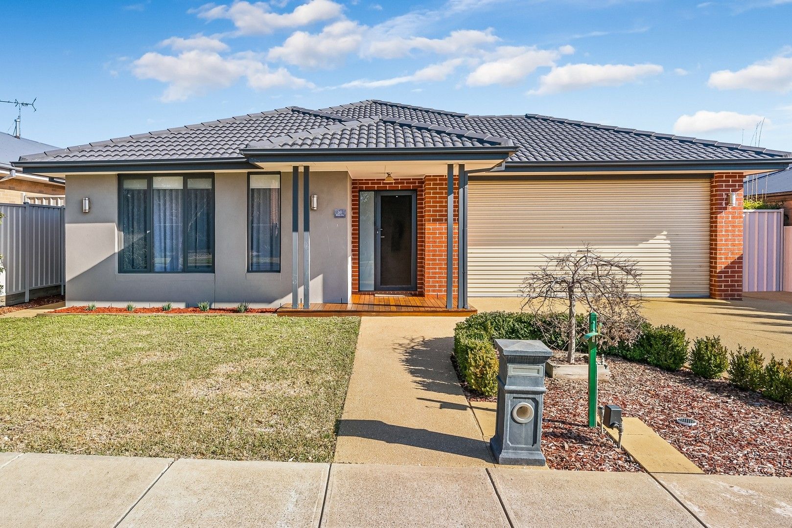 4 bedrooms House in 51 Mikada Boulevard KILMORE VIC, 3764