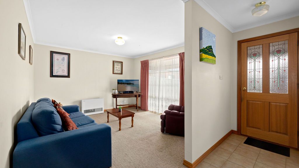 2/1 Adela Street, Wendouree VIC 3355, Image 1