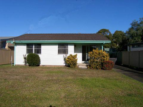 32 Comarong Street, Greenwell Point NSW 2540