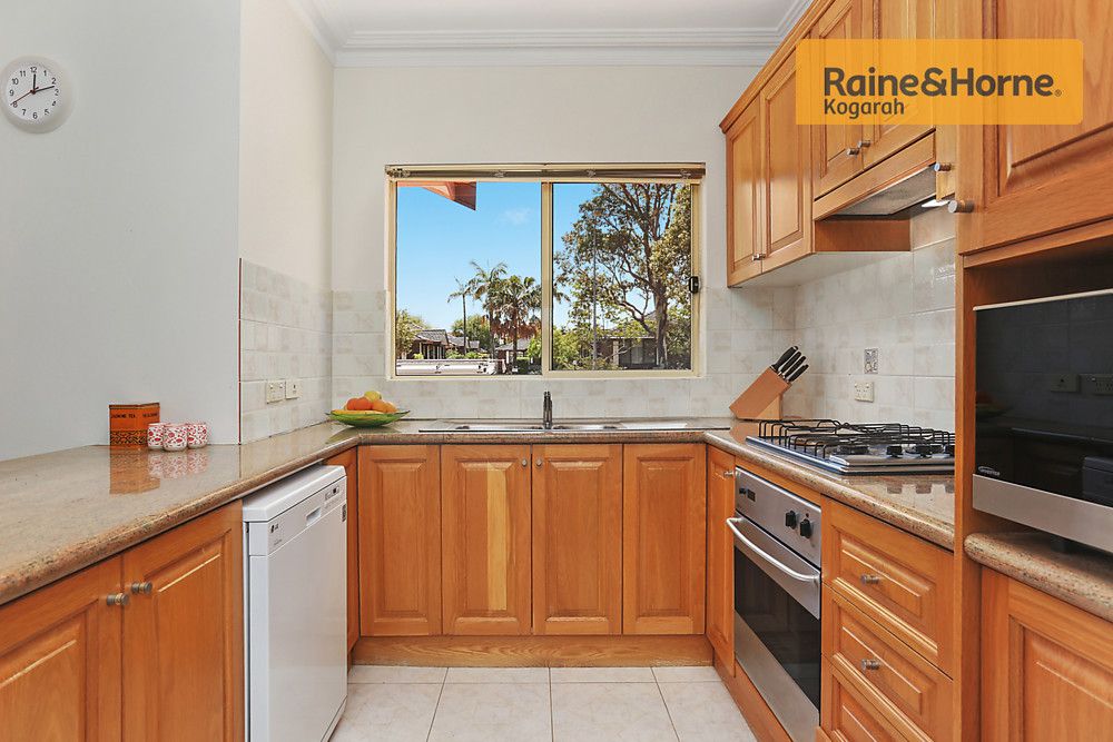 1/133-135 Russell Avenue, Dolls Point NSW 2219, Image 2