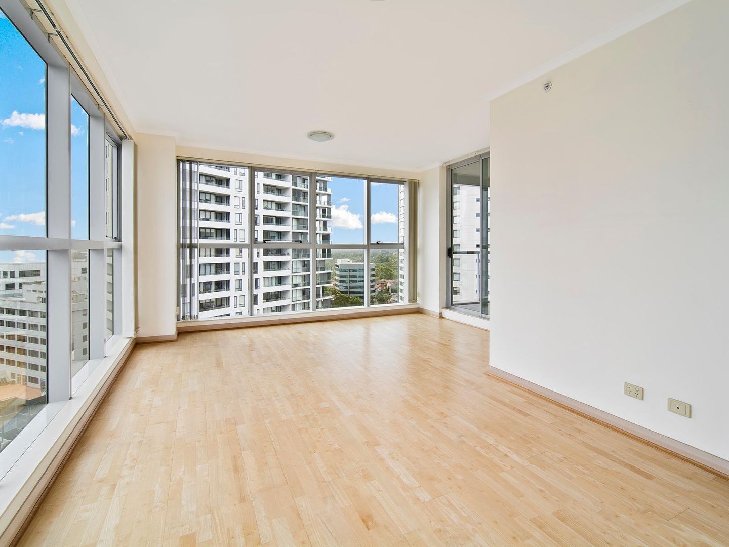 1 bedrooms Apartment / Unit / Flat in 1810/2A Help Street CHATSWOOD NSW, 2067