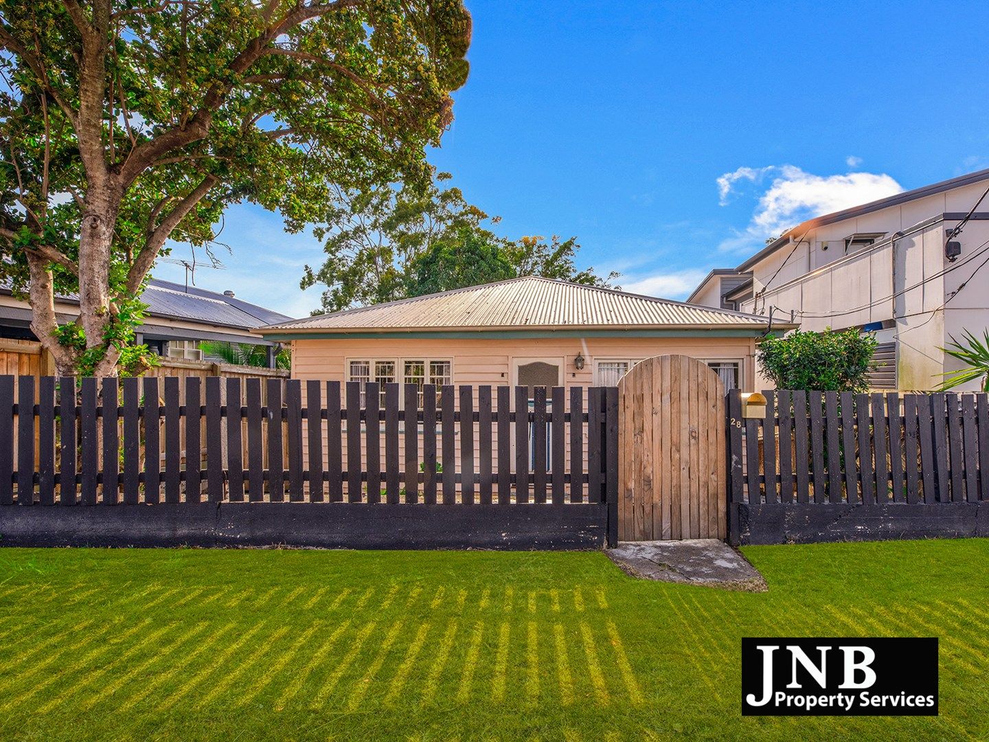 2 bedrooms House in 28 Susan St RED HILL QLD, 4059