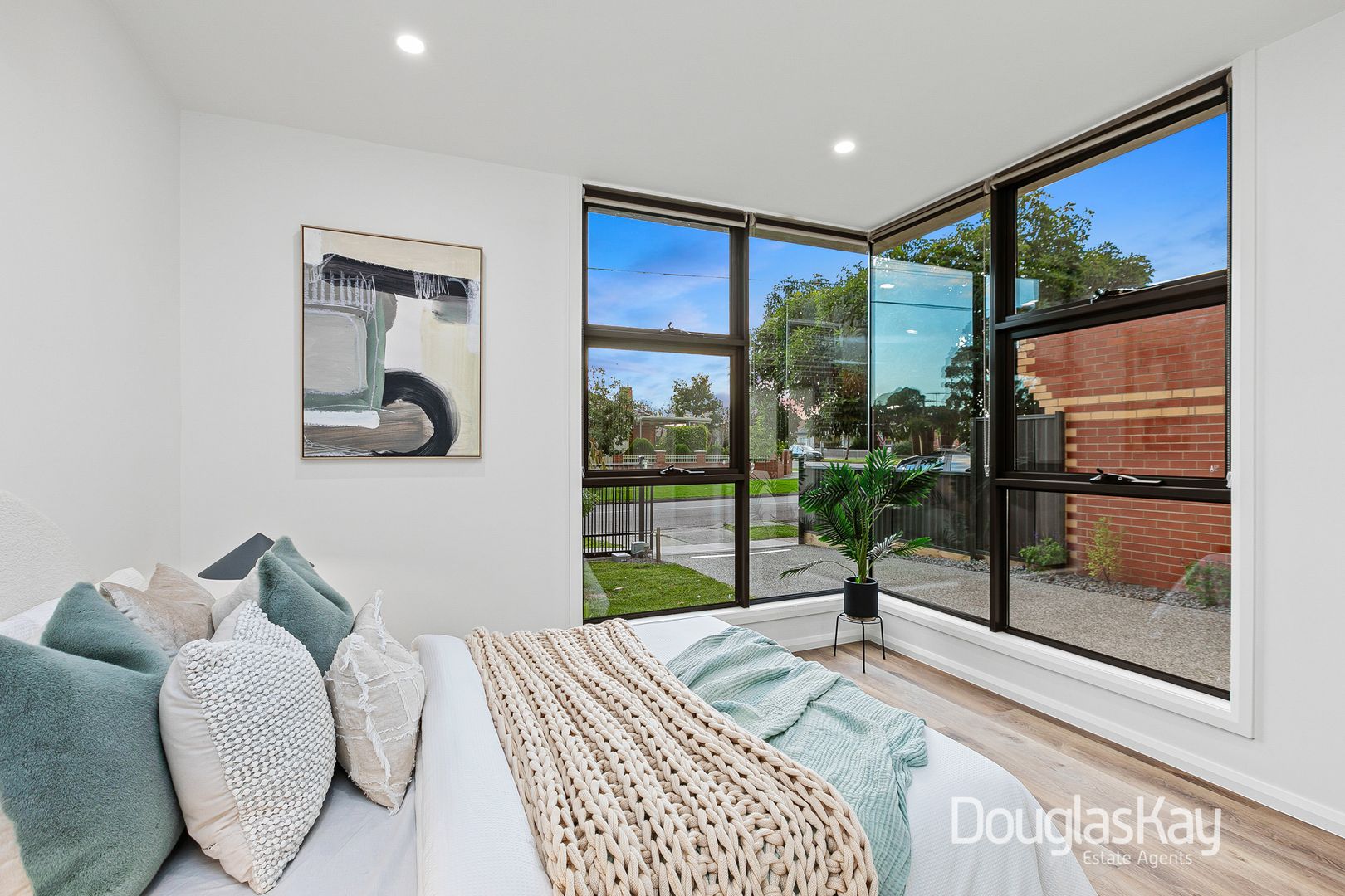 16B Dulcie Street, Sunshine VIC 3020, Image 2