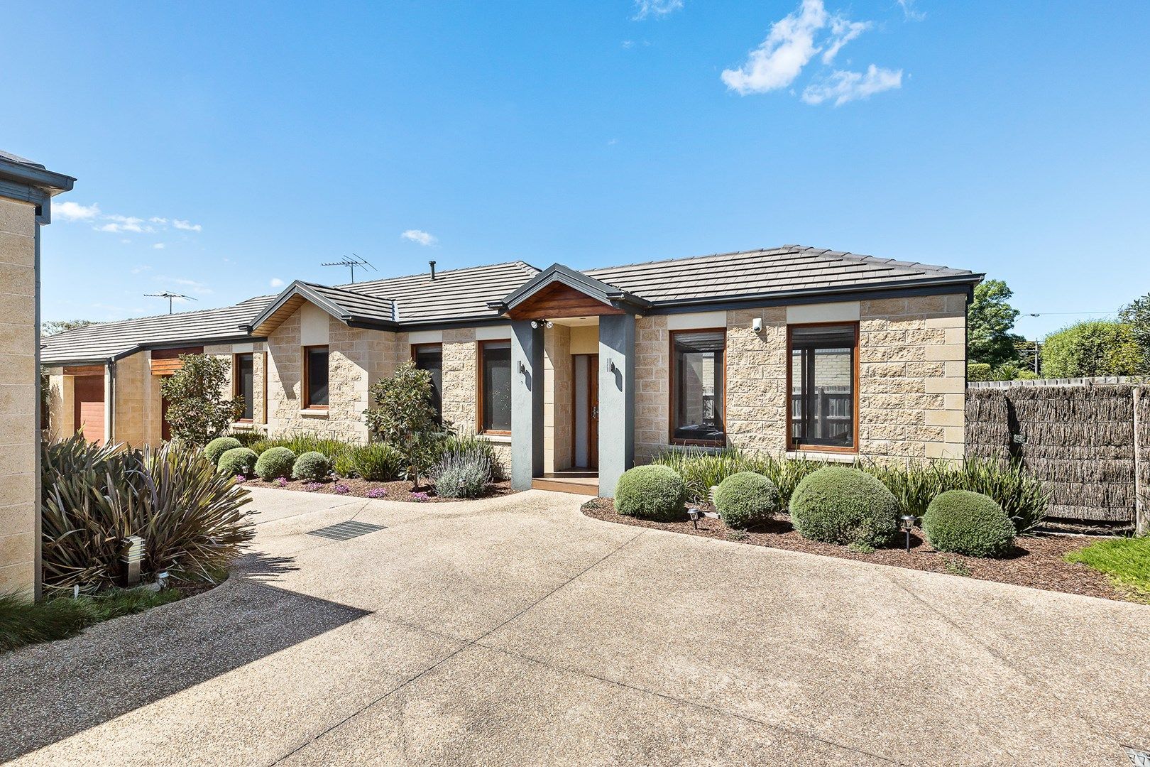 2/113 Tanti Avenue, Mornington VIC 3931, Image 0