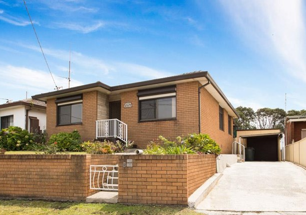8 First Avenue South, Warrawong NSW 2502