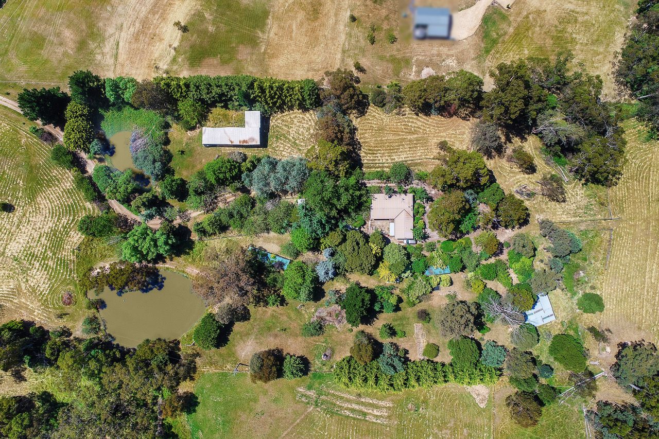 1270 Old Tolmie Road, Tolmie VIC 3723, Image 2