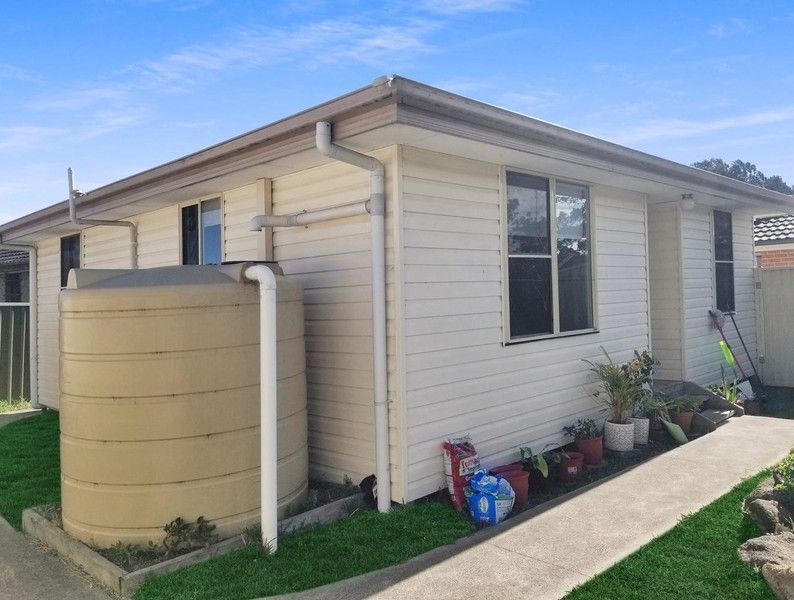 3 bedrooms House in 47A Lyrebird Crescent ST CLAIR NSW, 2759