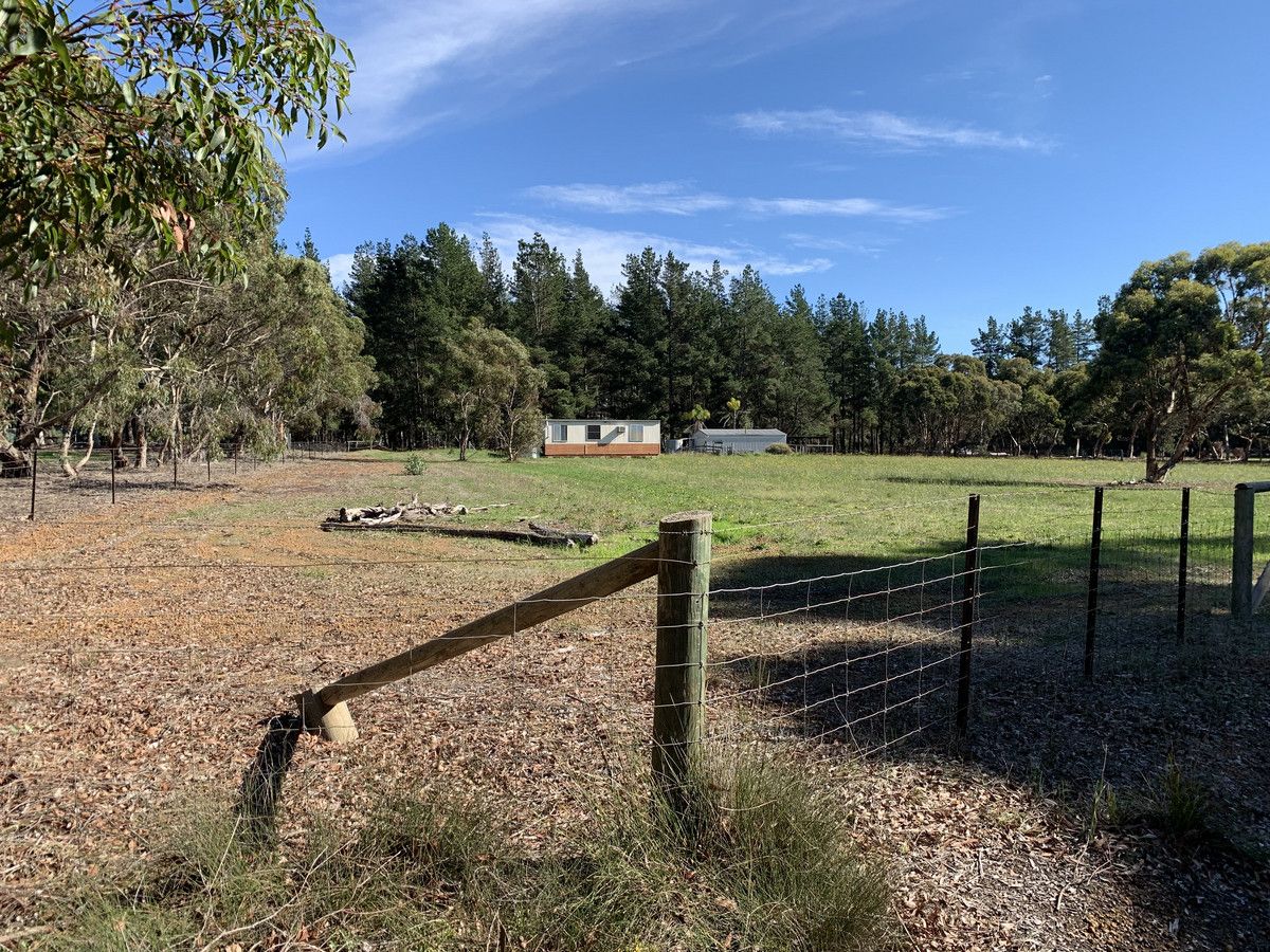 3 bedrooms House in 81 Third Avenue KENDENUP WA, 6323