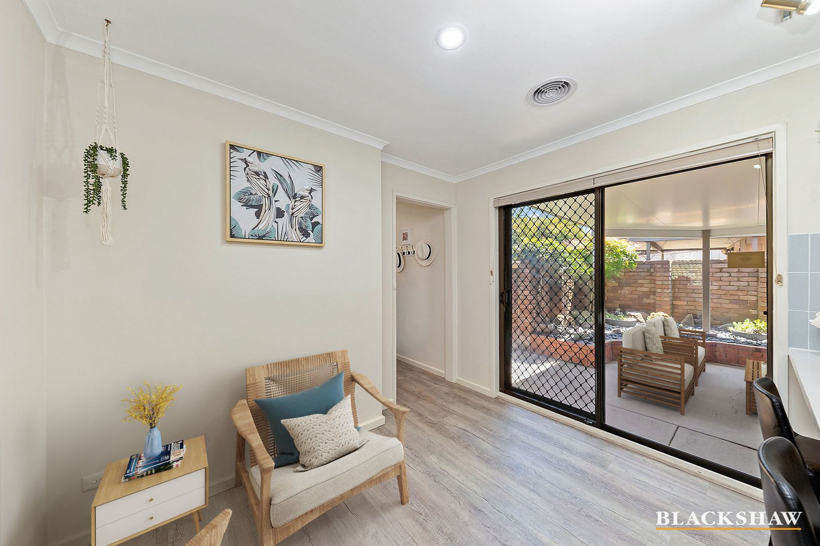 10 Arrietta Close, Charnwood ACT 2615, Image 2