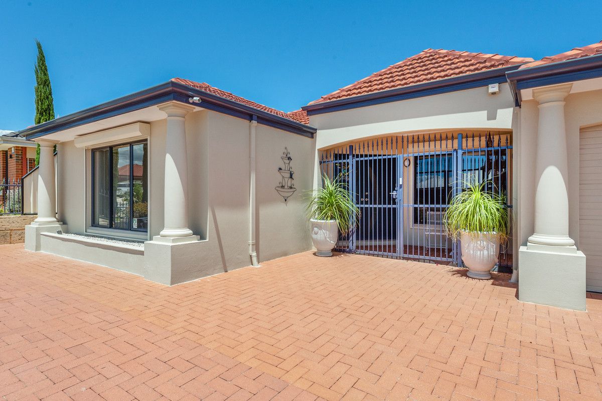 4 Trinity Way, Clarkson WA 6030