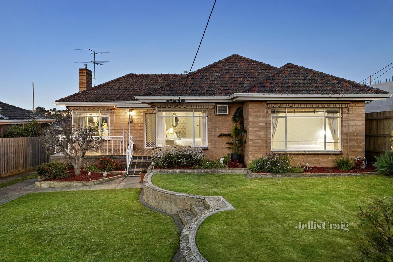 32 Glenview Road, Strathmore VIC 3041, Image 0