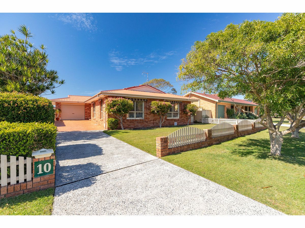 3 bedrooms House in 10 Hawaii Avenue FORSTER NSW, 2428