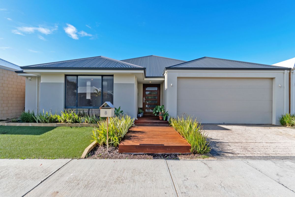 4 bedrooms House in 8 Azul Way EGLINTON WA, 6034