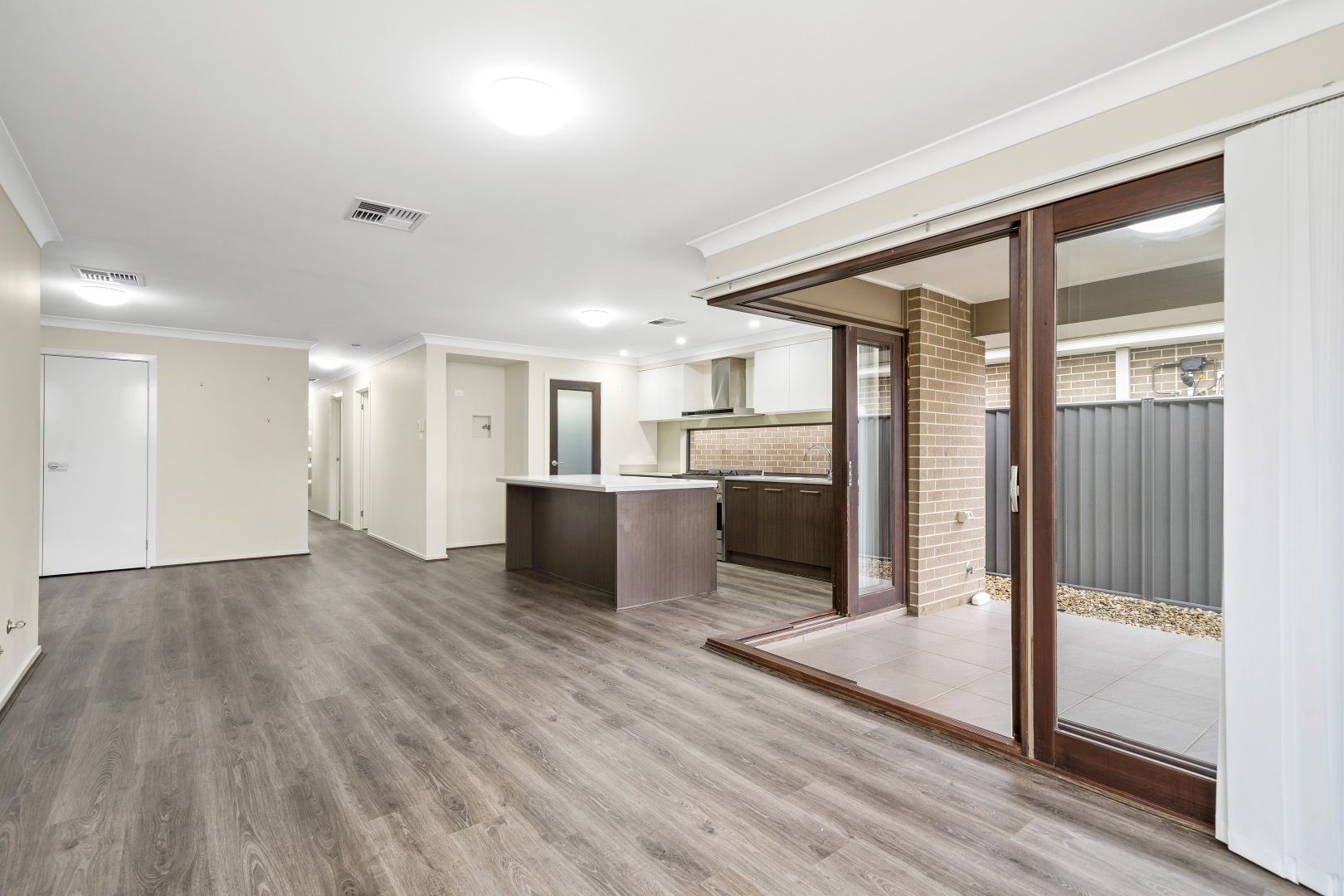 92 Commissioners Drive, Denham Court NSW 2565, Image 2