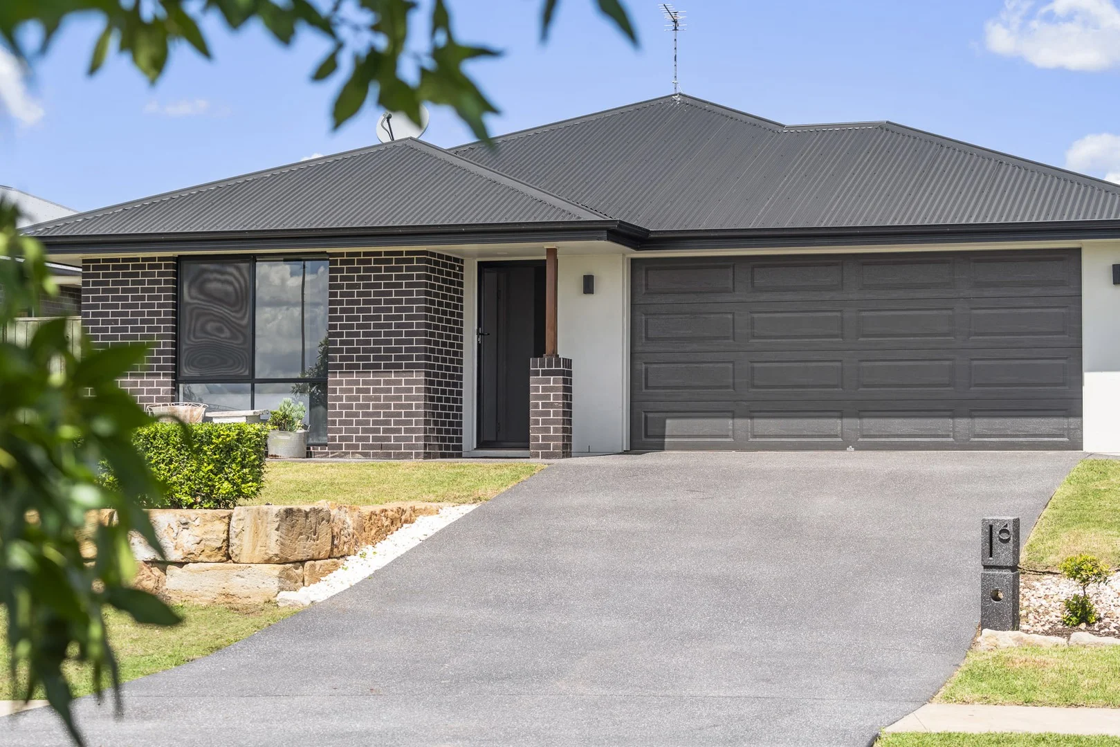 6 Whitewood Way, Cotswold Hills QLD 4350