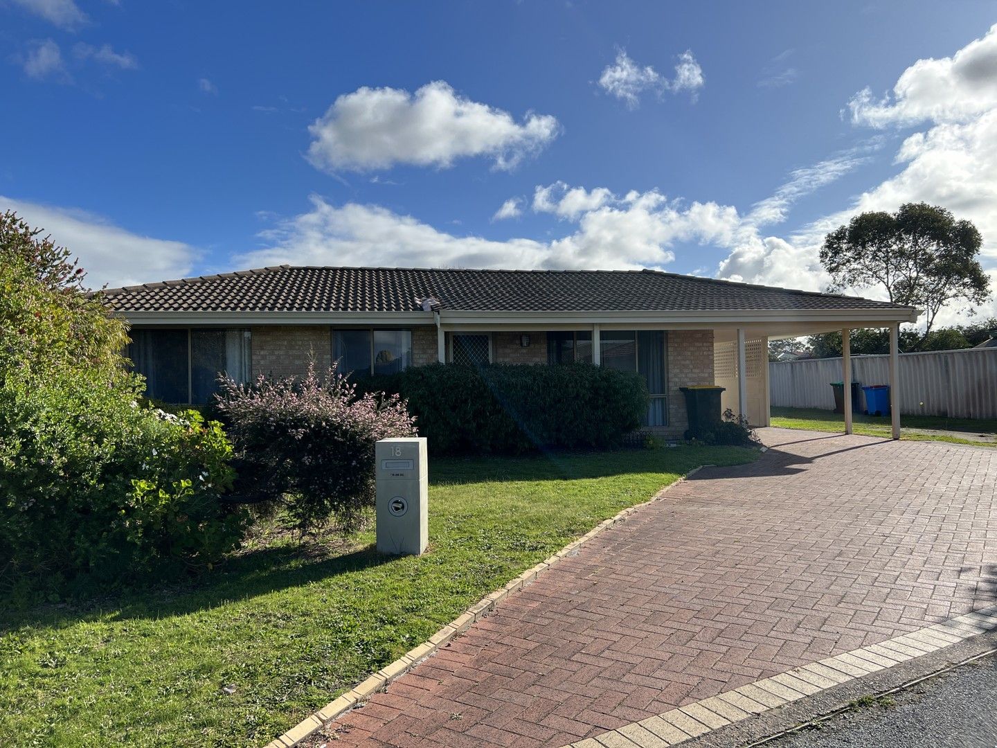 3 bedrooms House in 18 Cordoba Way ORANA WA, 6330