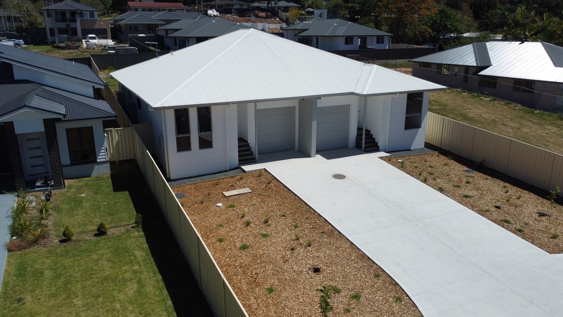 3 bedrooms Duplex in B/208 Pacific Hwy WATANOBBI NSW, 2259