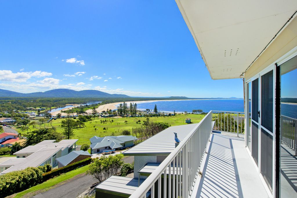 6 Dulconghi Street, Crescent Head NSW 2440, Image 2