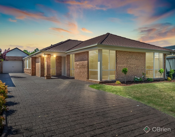 10 Laverock Court, Taylors Lakes VIC 3038