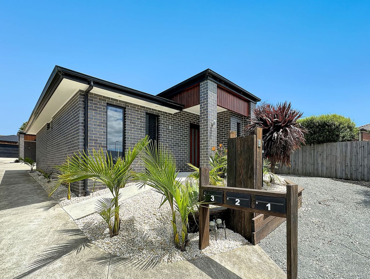 1/4 Anthony Court, Korumburra VIC 3950, Image 2