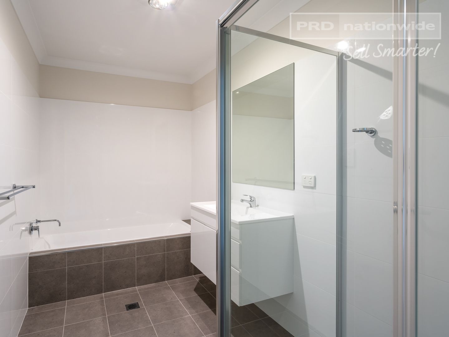 2 Lovell Place, Lloyd NSW 2650, Image 2