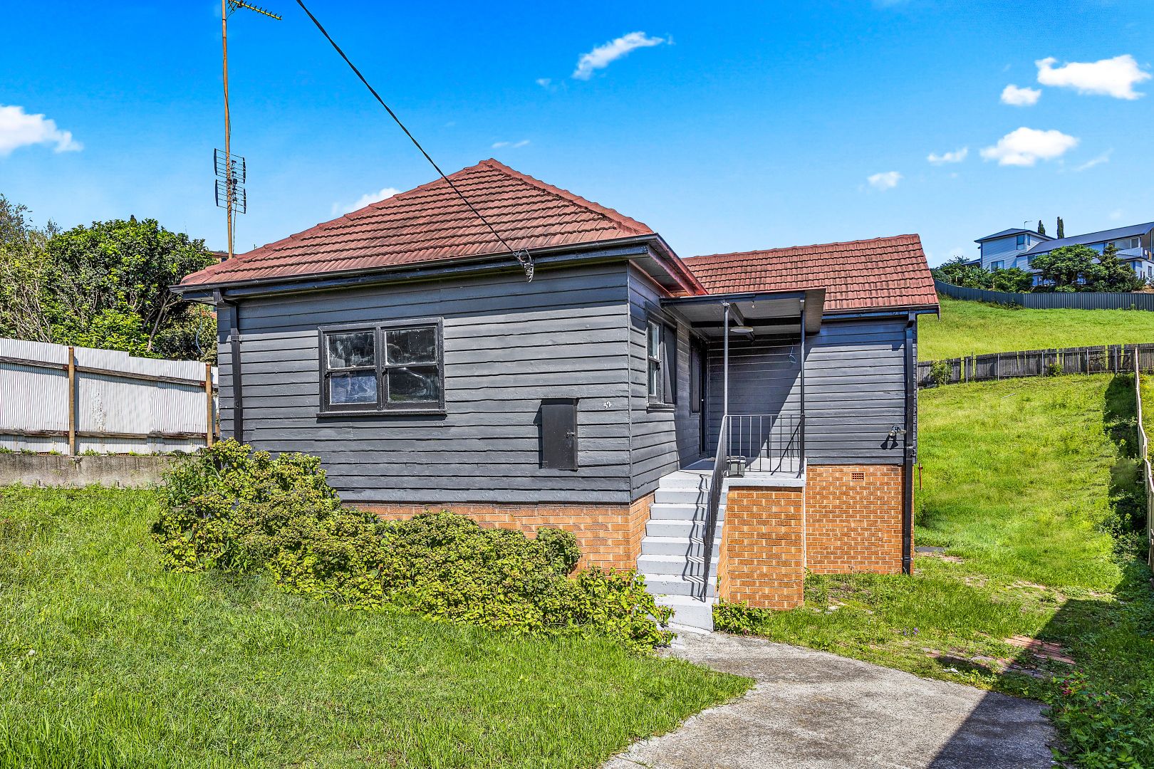 32 Auburn Parade, Cringila NSW 2502, Image 1