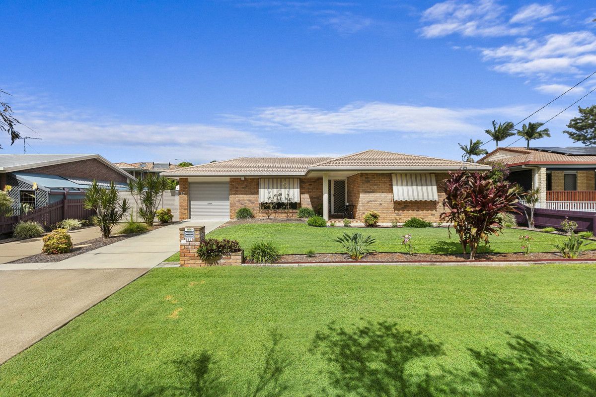 27 Barnstaple Street, Torquay QLD 4655