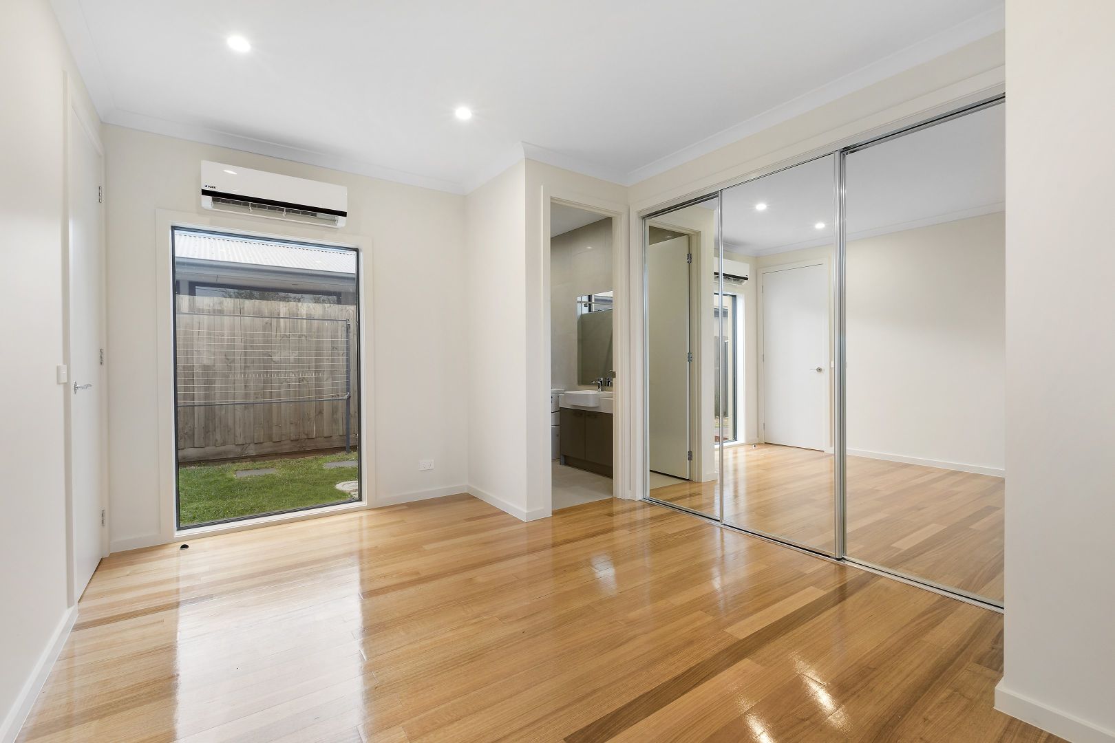 1/10 Howe Street, Murrumbeena VIC 3163, Image 1