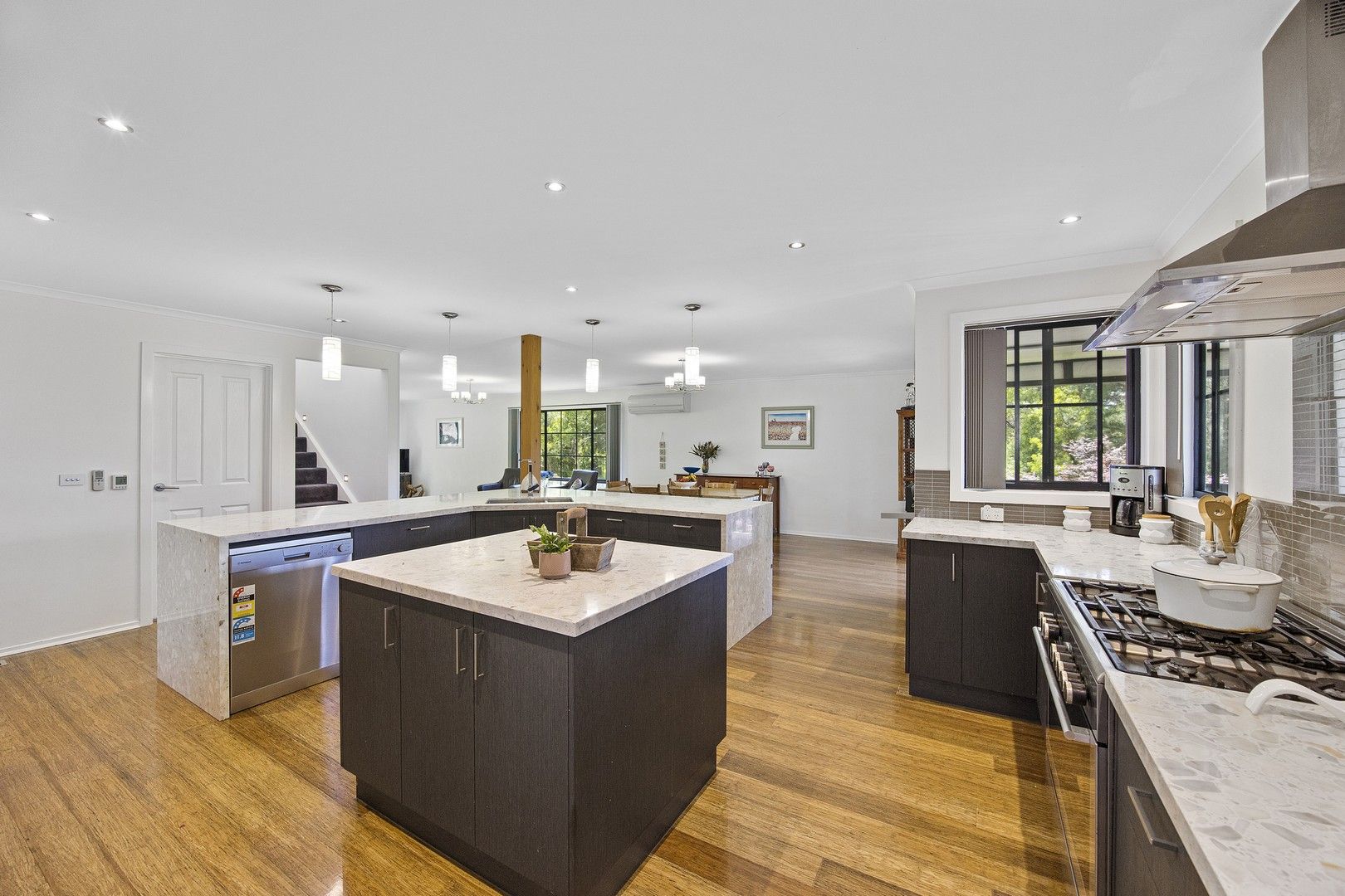 16 Grieve Street, Launching Place VIC 3139, Image 0