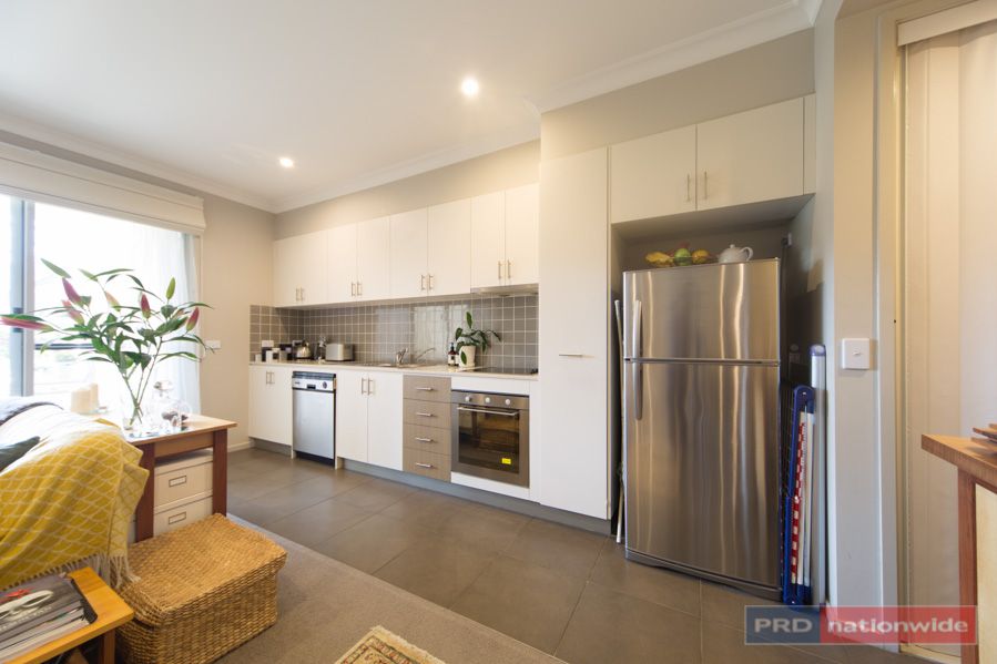 6/59 Lowanna Street, Braddon ACT 2612, Image 2