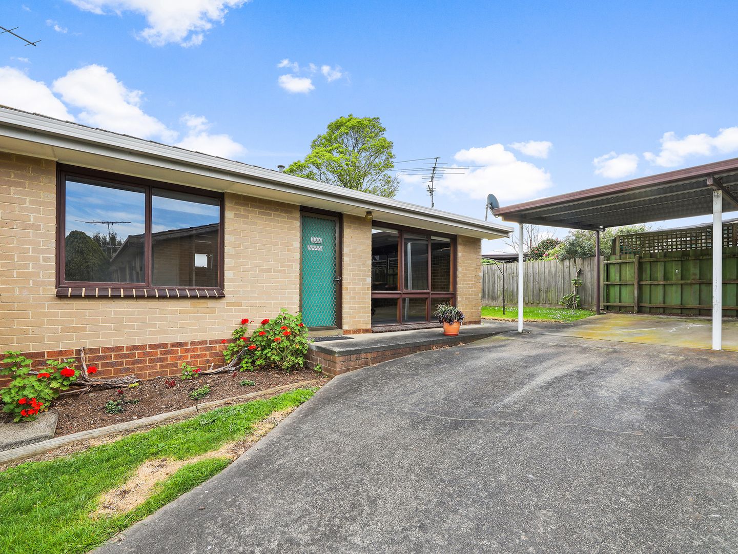 Unit 4/43 Buln Buln Road, Drouin VIC 3818, Image 2