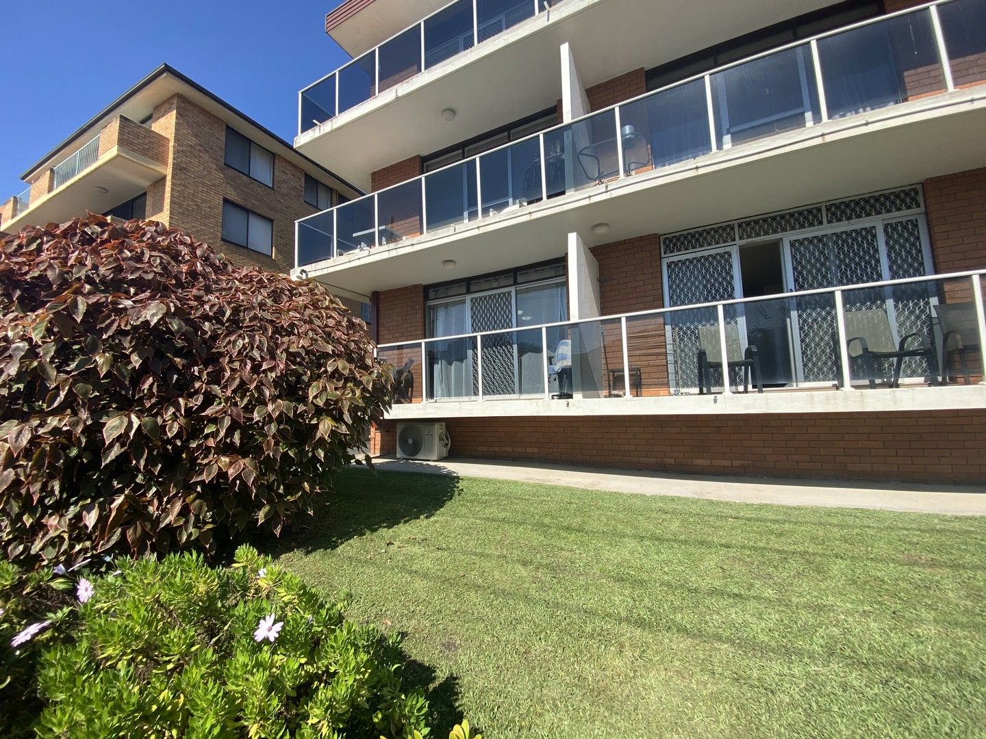 2 bedrooms Villa in 1/15 Ocean Parade THE ENTRANCE NSW, 2261