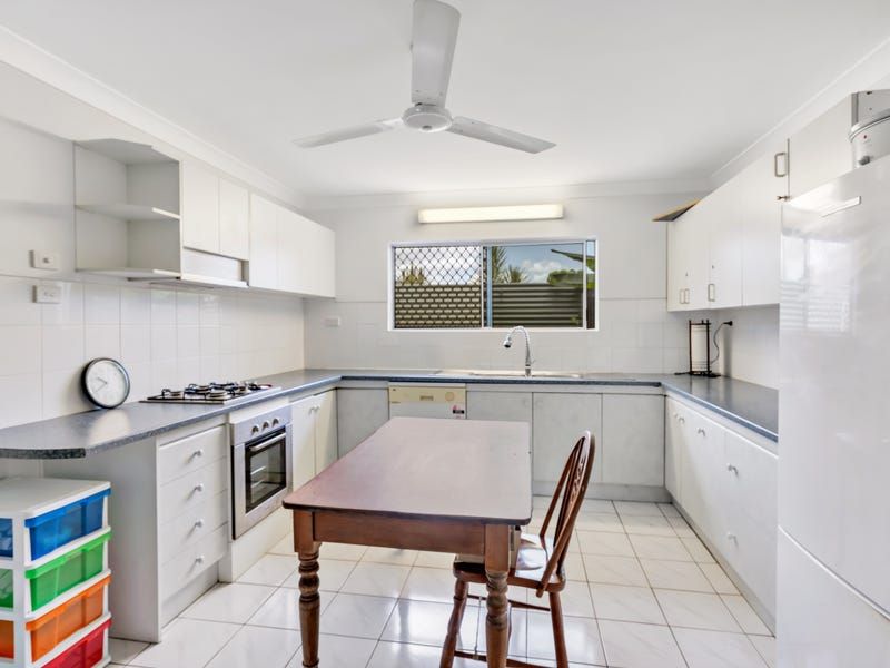 2/440 McCoombe Street, Mooroobool QLD 4870, Image 1