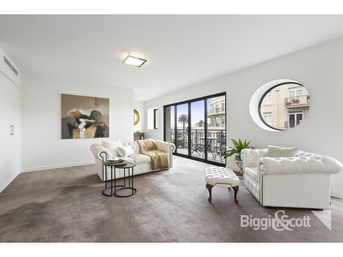 8/71 Beach Street, Port Melbourne VIC 3207, Image 2