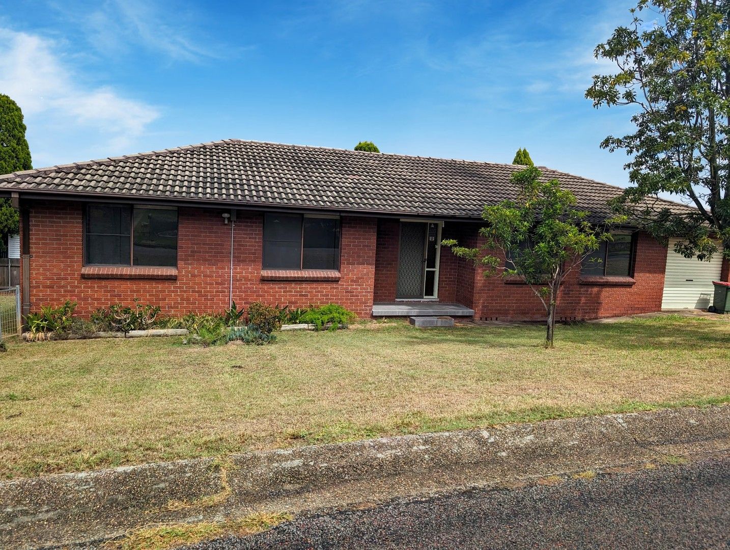 12 Hillview Avenue, Muswellbrook NSW 2333, Image 0