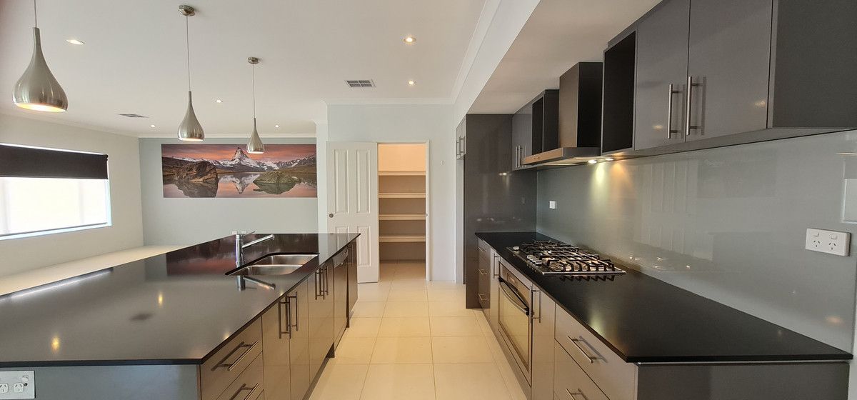 4 bedrooms House in 10 Ballys Turn BALDIVIS WA, 6171