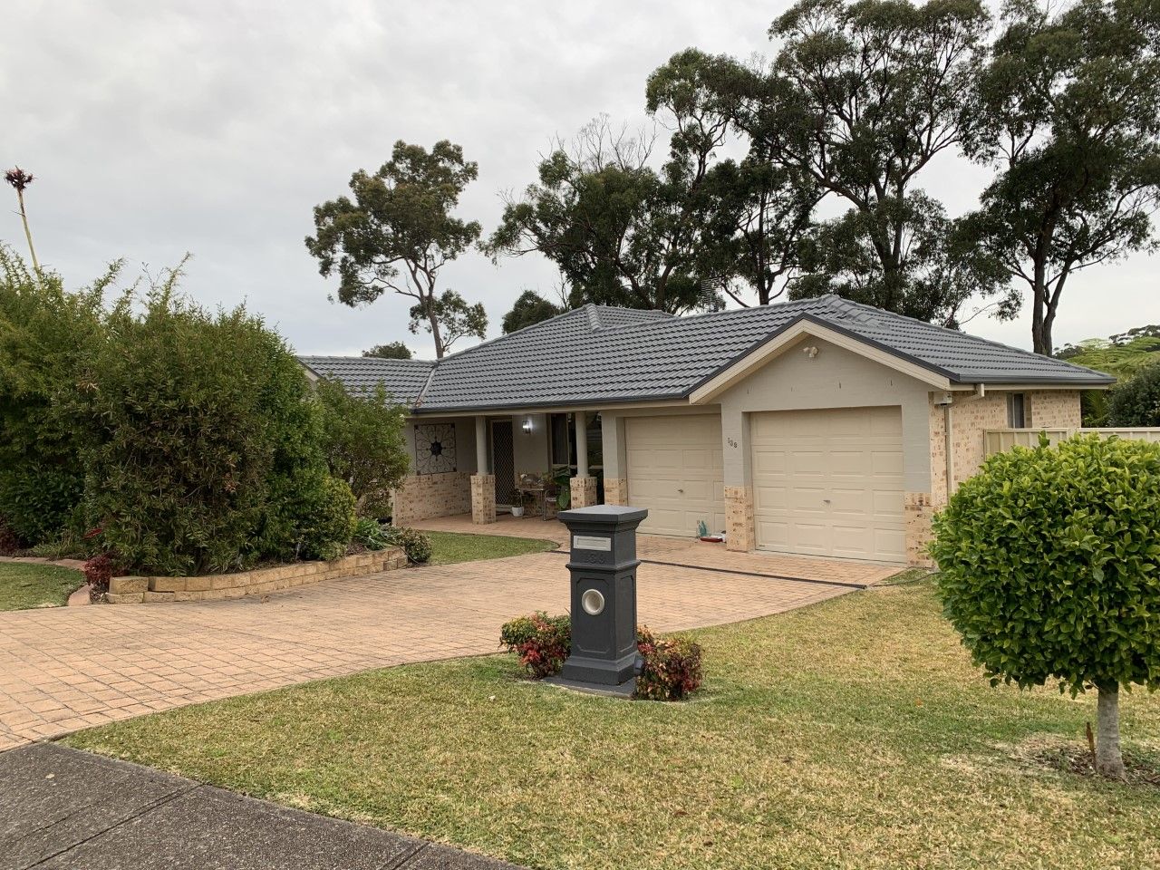 4 bedrooms House in 139 Kindlebark Drive MEDOWIE NSW, 2318