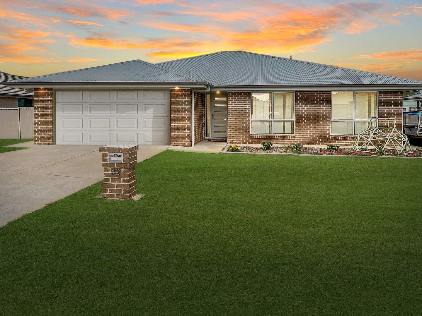 42 SOMMERFELD CRESCENT, Chinchilla QLD 4413, Image 0