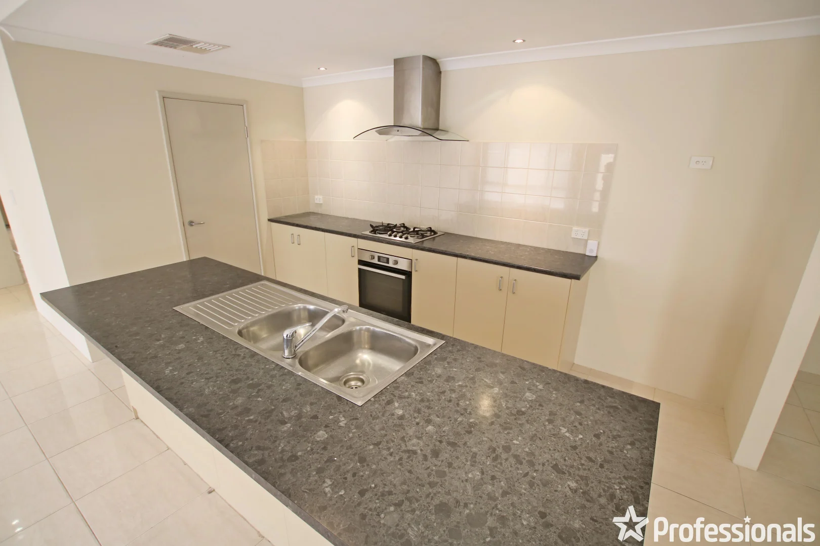 Additional image 11 of 4 Douro Terrace, Canning Vale WA 6155