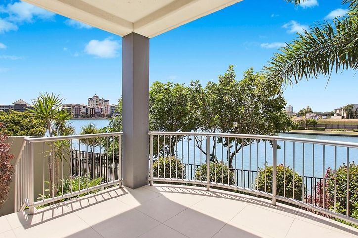 4/5019 Emerald Island Drive, CARRARA QLD 4211, Image 0