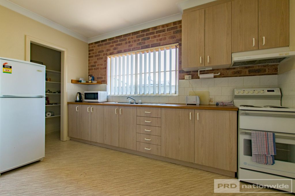 6/18 Russell Street, Tumut NSW 2720, Image 2