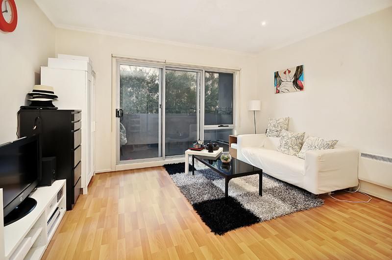 3/3 Rusden Place, NOTTING HILL VIC 3168, Image 2